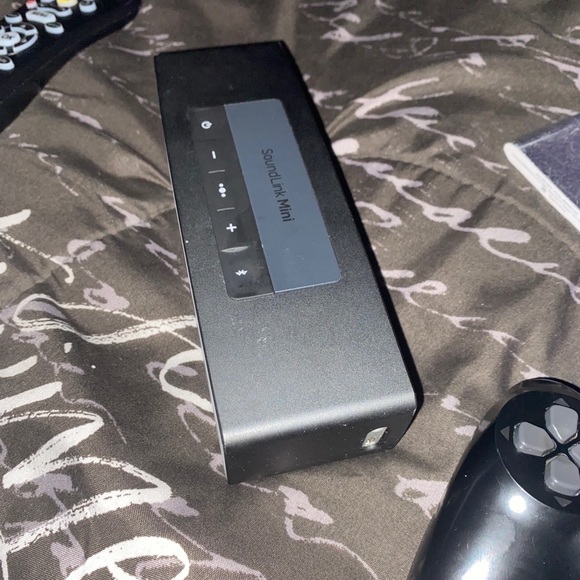 ❌(SOLD ELSEWHERE)❌
🔊Bose Soundclick Mini Speaker🔊(Minor Scratches) - Picture 5 of 6